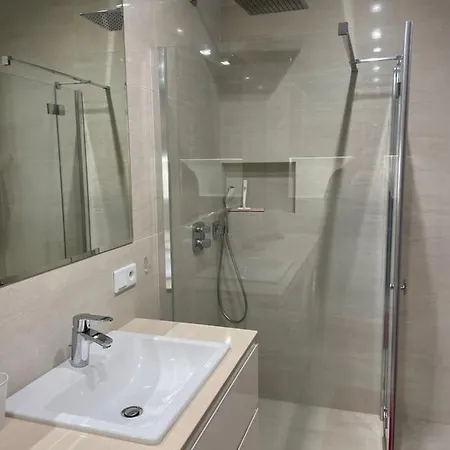 Lägenhet Summer - Neptun Park By Oneapartments Gdańsk